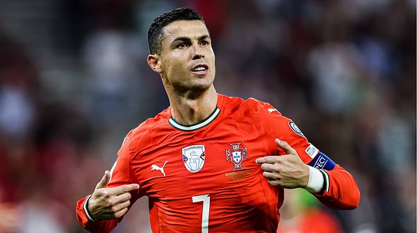 Ronaldo, Portekiz'i mağlubiyetten kurtardı.