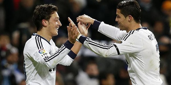 Mbappe ile Mesut Özil ve Ronaldo ikilisine benzetilmelerine değinen Arda, benzetmeden dolayı mutlu olduğunu söyledi.