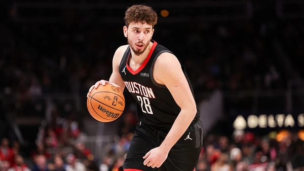 EuroBasket bitti ama Alperen adından söz ettirmeye devam ediyor.