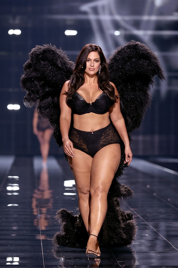 Ashley Graham is an American plus-size model and television presenter. She has been a body positivity advocate, inspiring many women around the world with her confidence and charisma. Graham has broken many barriers in the fashion industry, proving that beauty comes in all shapes and sizes. She has worked with major fashion brands and has been featured on the cover of several high-profile magazines. Graham continues to use her platform to promote inclusivity and diversity in the fashion industry.