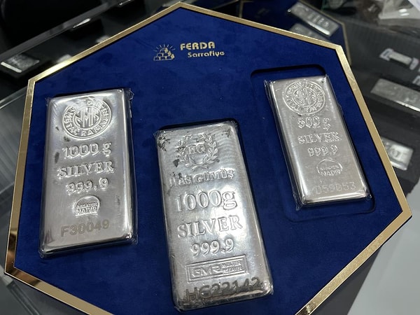 "Altına erişemeyen gümüşe, gümüşe yetişemeyen platine yöneliyor"