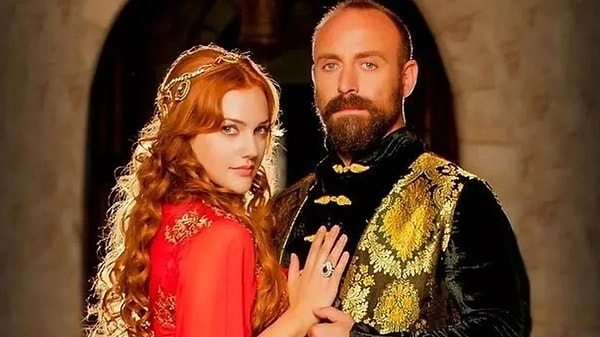 Dizi tarihimizin efsanelerinden biri olan Muhteşem Yüzyıl, üstünden yıllar geçmesine rağmen popülaritesini koruyor.