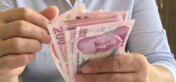 Ekonomi alanında yapılacak bazı düzenlemelere ilişkin olarak AKP Grup Başkanı Abdullah Güler detayları anlattı.