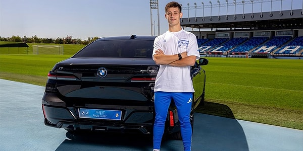 Real Madrid'in önde gelen sponsorlarından BMW A takımı oyuncularına birer araç hediye etti.