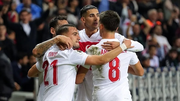 Futbolculardan personele büyük jest...