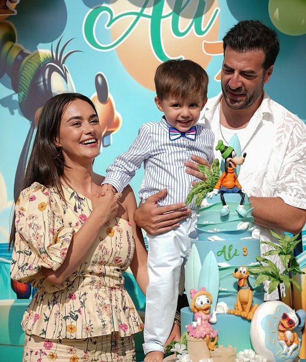 Magazin dünyasının sevilen çiftlerinden Hande Soral ve İsmail Demirci, 2017 yılında gerçekleşen sade ve şık bir törenle dünya evine girdi.
