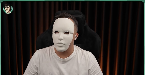 Yayını da yine her zamanki gibi büyük bir gizemle açtı.