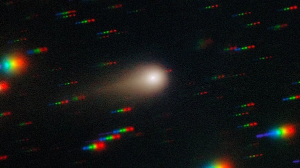 The Hubble Space Telescope detected the same mobility.