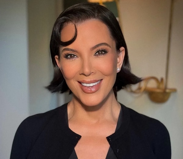 69 yaşındaki Kris Jenner, Kardashian-Jenner ailesinin başındaki isim olarak uzun yıllardır magazin dünyasının odak noktası.