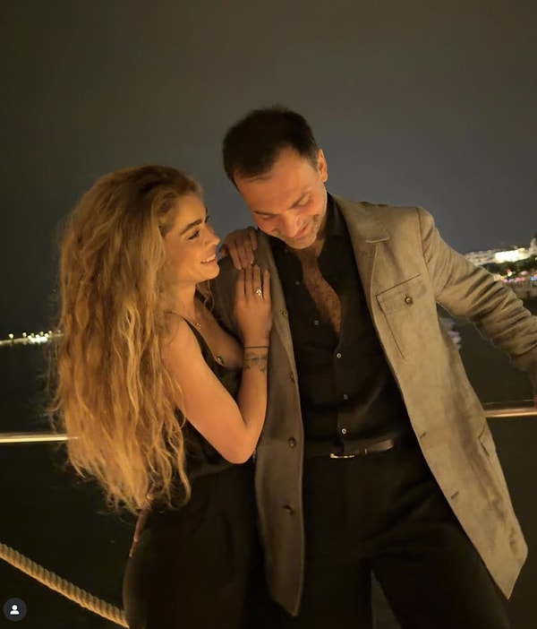 Öykü Çelik has announced that she received a marriage proposal from her boyfriend, with whom she has been in a relationship for three years.