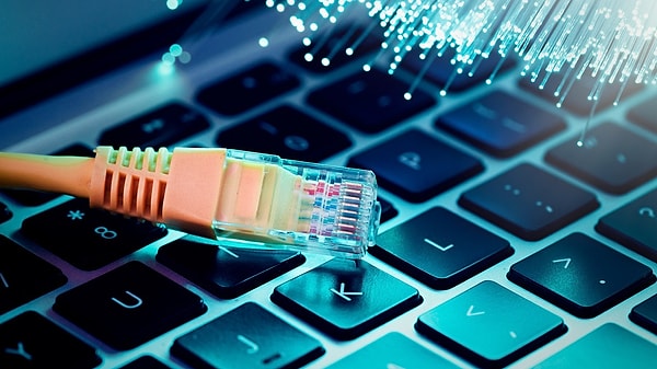 20 Ekim İnternet Çöktü mü, Neden Açılmıyor?