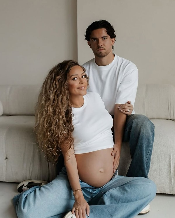 National footballer Ferdi Kadıoğlu and his Dutch fiancée Sera Vrij announced via social media posts that they are expecting their first child together.