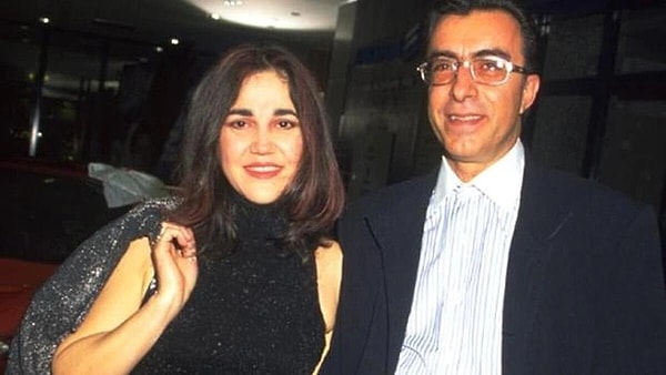 Öte yandan Akşit Togay da bu iddialara karşı sessizliğini uzun süre korumuş, daha sonra yaptığı açıklamada evliliklerinin sadece kağıt üzerinde olduğunu belirtmişti: