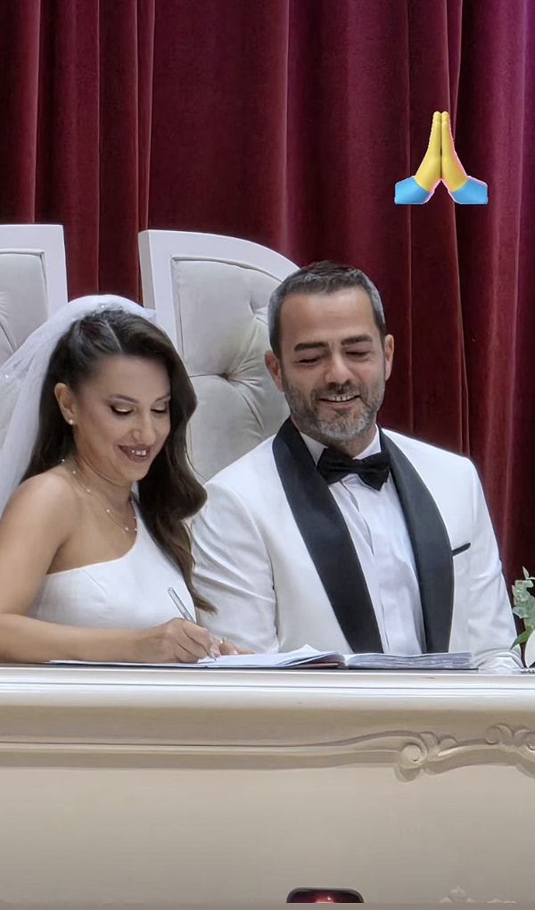 Fırtına, bir süredir birlikte olduğu Halk TV haber sunucusu Gözde Şeker'le bugün nikah masasına oturdu.