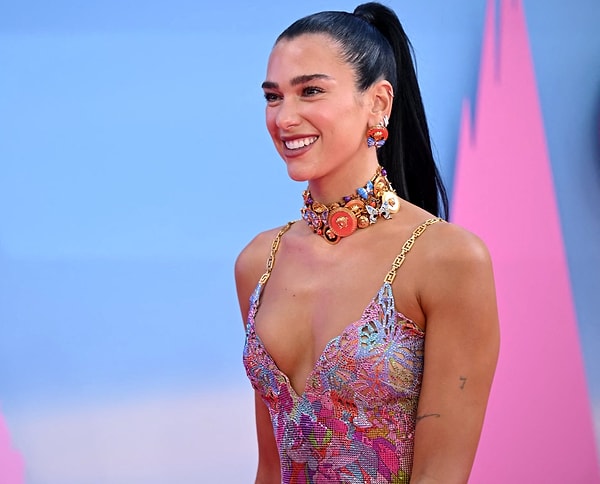 Kesinlikle Dua Lipa!