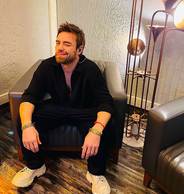 Murat Dalkılıç, one of the most beloved figures in pop music, is among our celebrities who satisfy their audience in every way!
