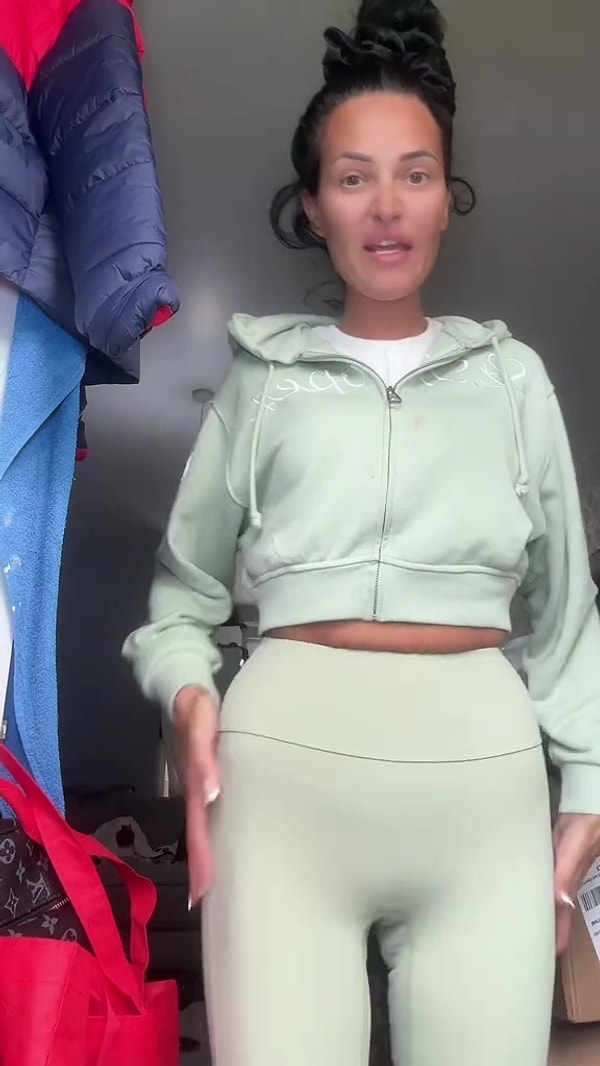 Whitney Marie, hem kendisinin hem de kız kardeşi Abby’nin tüp mide ameliyatı geçirdiğini ve sonrasında beklemediği bir yan etkiyle karşılaştıklarını paylaştı.