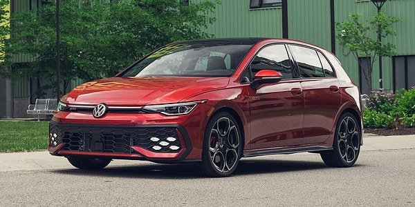 2026 Yılın Otomobili unvanının sahibi Volkswagen Golf GTI ve Golf R oldu.