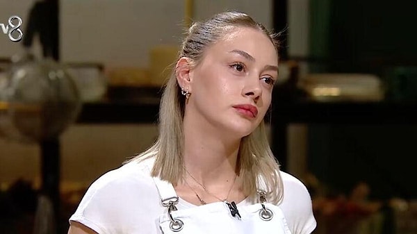 MasterChef'in en çok konuşulan isimlerinden biri olan Nisa, geçtiğimiz haftalarda eski bir yarışmacıyla flörtleştiğini açıklamıştı.