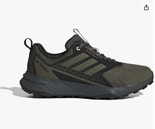 Adidas'ın özgün tasarımı olan TERREX TRACEFINDER 2 Ayakkabısı, estetik ve fonksiyonelliği bir arada sunuyor.