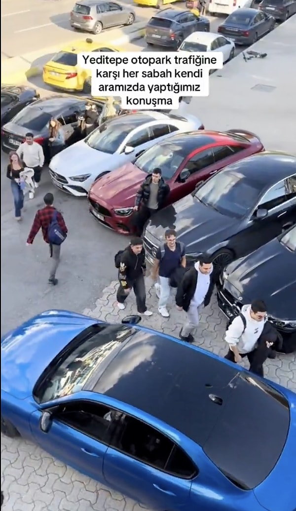 Yeditepeotopark adlı TikTok hesabı, Yeditepe Üniversitesi'nin otoparkından görüntüler paylaştı.