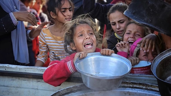 2019 yılından beri Hannover Büyükşehir Belediye Başkanı olan Türk kökenli siyasetçi Belit Onay, Gazze’den 20 çocuğun tedavi için ülkeye getirilmesini talep etti.