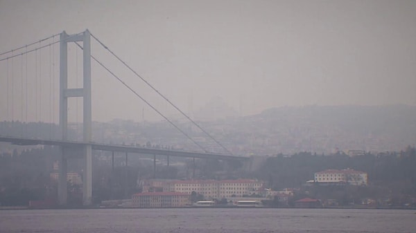 Kirli hava hayatı olumsuz etkilemeye devam ediyor. 127 bin kişi hava kirliliğinden hayatını kaybetti.
