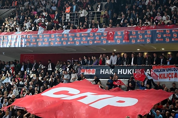 Olağan Kurultay ve kongre sürecinde yapılan tüm seçimlerin iptali talebi isteniyor.