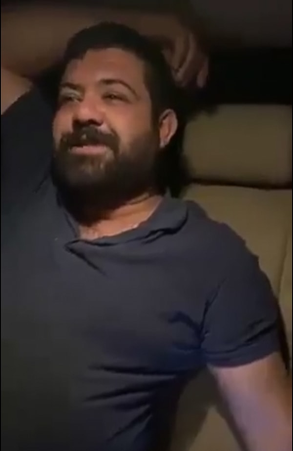 Araç içerisinde ölü bulundu.