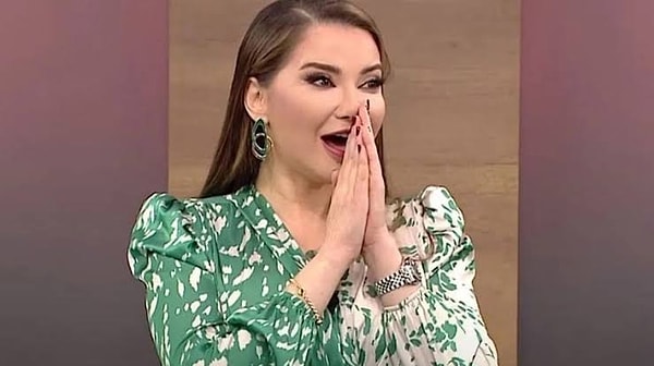 Klinik psikolog ve sunucu Esra Ezmeci, eşiyle cinsel ilişki yaşarken zorluk yaşayan bir kadının sorusunu yanıtladı.