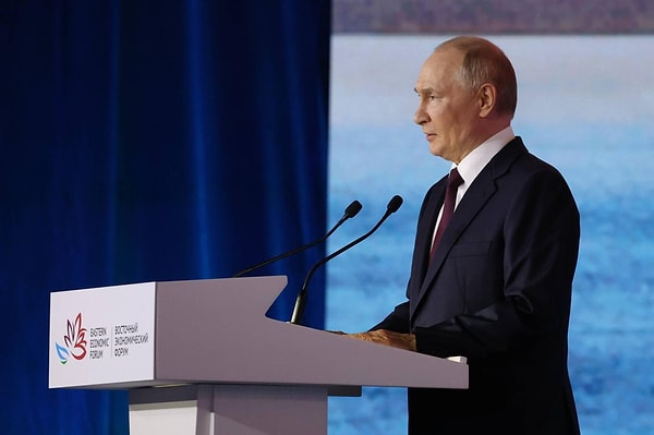 Putin klozet yaptırımıyla dalga geçti.