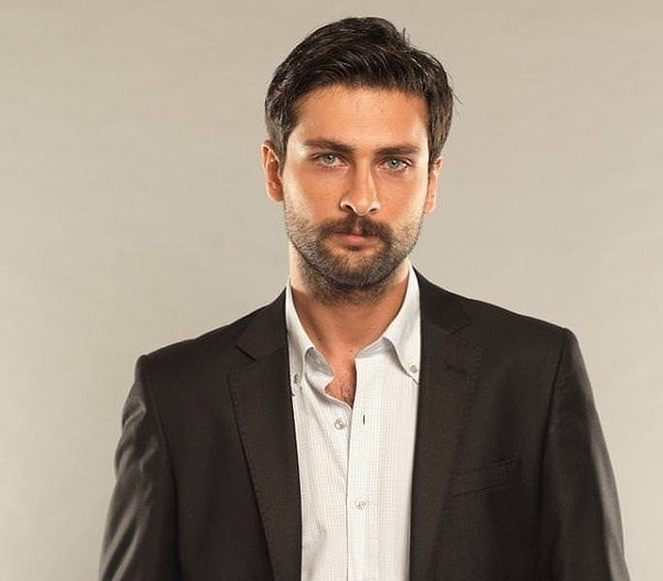 Onur Tuna - Hayat Devam Ediyor 2011