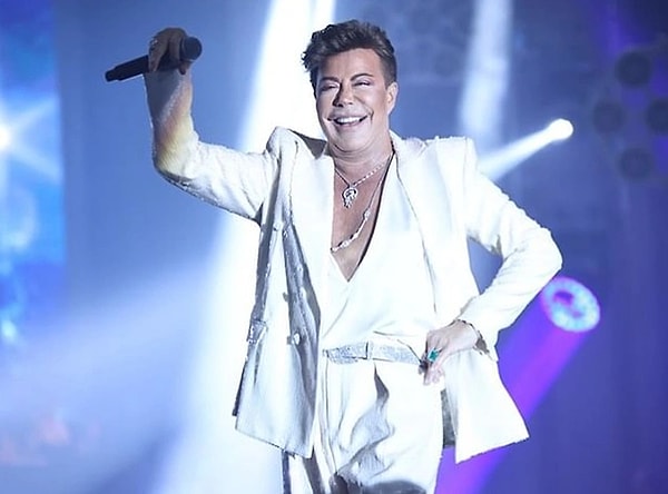We learned that the famous singer, Fatih Ürek, suffered a heart attack on October 15th.
