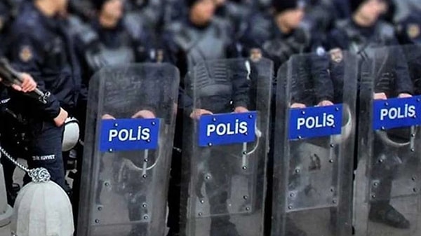 İstanbul Valiliği, sanal devriye çalışmaları sonrasında bazı grupların bugün protesto ve yürüyüş hazırlığında olduğunu açıkladı.