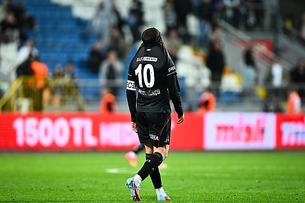 Beşiktaş zirvenin uzağında kaldı.