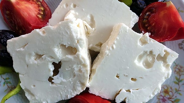 Fransa’da ünlü peynir markası toplatılıyor.