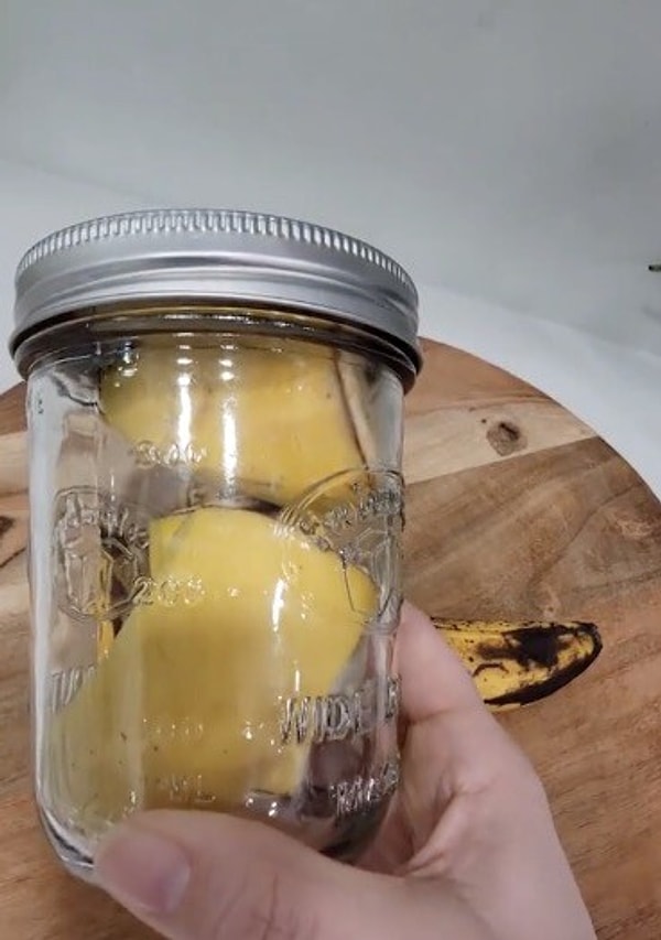 Surprisingly, this method is so simple that it can be done with materials you already have at home.