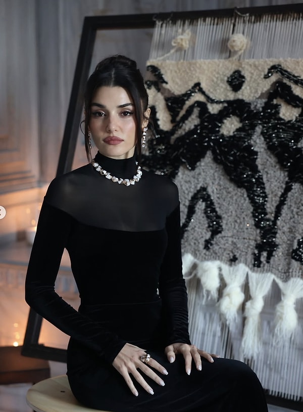 Attığı her adımla olay olan Hande Erçel bu kez İngilizce konuşmasıyla sosyal medyada gündem oldu.