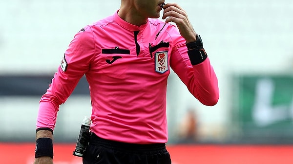 TFF Başkanı İbrahim Hacıosmanoğlu’nun “bahisçi hakemler” açıklaması gündemde.