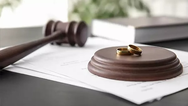 An attorney made an inference not by looking at the stars, but by examining the files that came to him, about which zodiac signs get divorced the most.