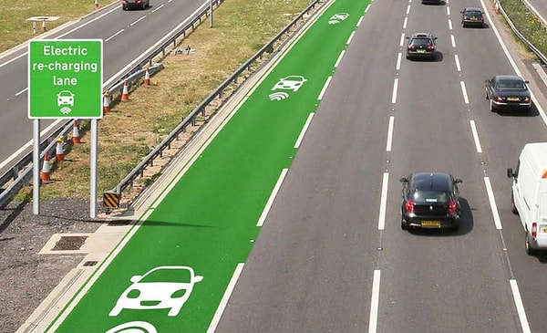 Kablosuz şarjlı yol projesinin asıl amacı özel araçlardan ziyade elektrikli yük taşımacılığını desteklemek.