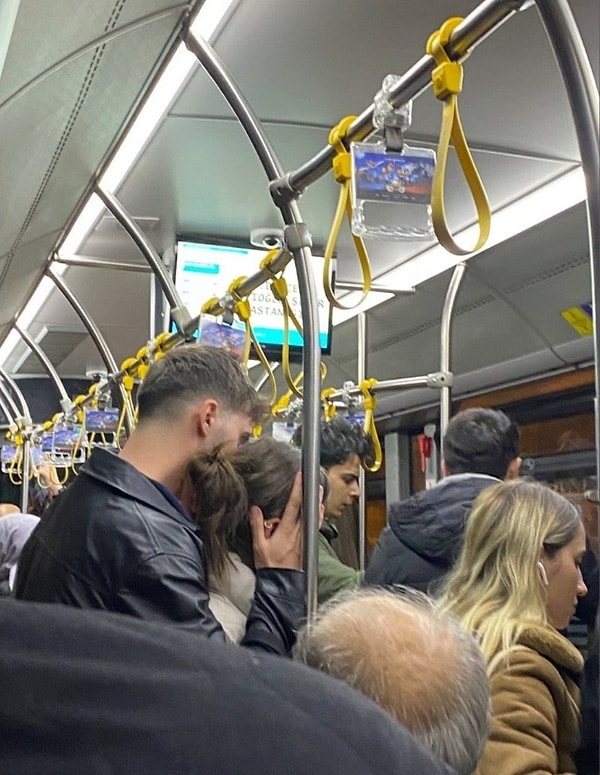 6. Bu fotoğrafı paylaşan bir twitin altına ne yazılabilir?