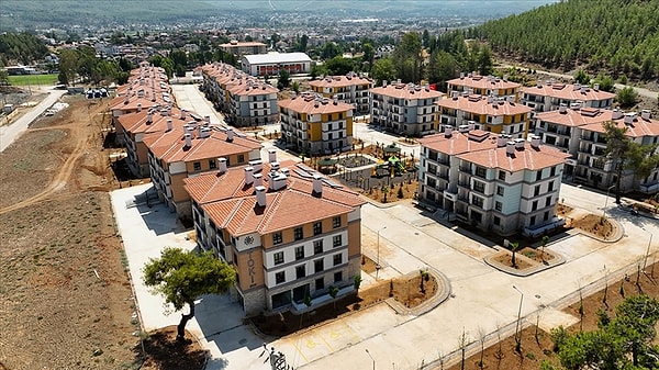 Bakan Murat Kurum, 81 il 500 bin sosyal konut projesine dair açıklamalarda bulundu.