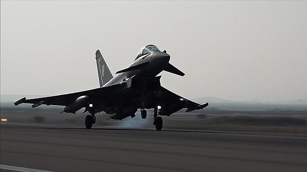 Eurofighter Typhoon’u modern hava savaşlarının vazgeçilmezi yapan temel özelliklerinden biri, çok yönlü görev yeteneği.