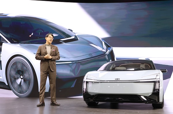 Yeni Toyota Corolla'dan görüntüler 👇