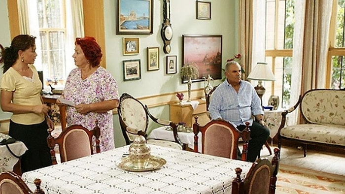 The Most Interesting Camera Angles from the Turkish TV Legend “Yaprak Dökümü”