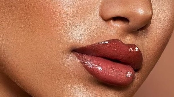 7. Dudak makyajında hangi tarz sana daha yakın?