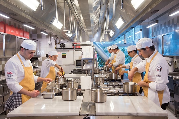 Deneyimli Şeflerle Gerçek Mutfak Tecrübesi