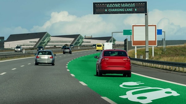 With the first wireless-charging highway, it's possible to transmit power up to 300 kW in just a matter of minutes.