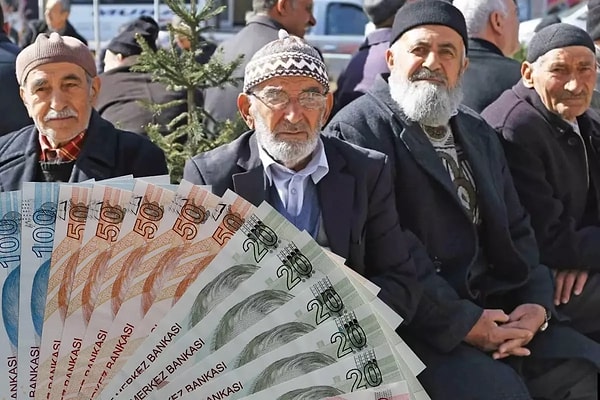 Sosyal Güvenlik sistemindeki değişiklikler hükümetin gündeminde. Bunların en başında da emeklilik ve emekli maaşı planlaması geliyor.